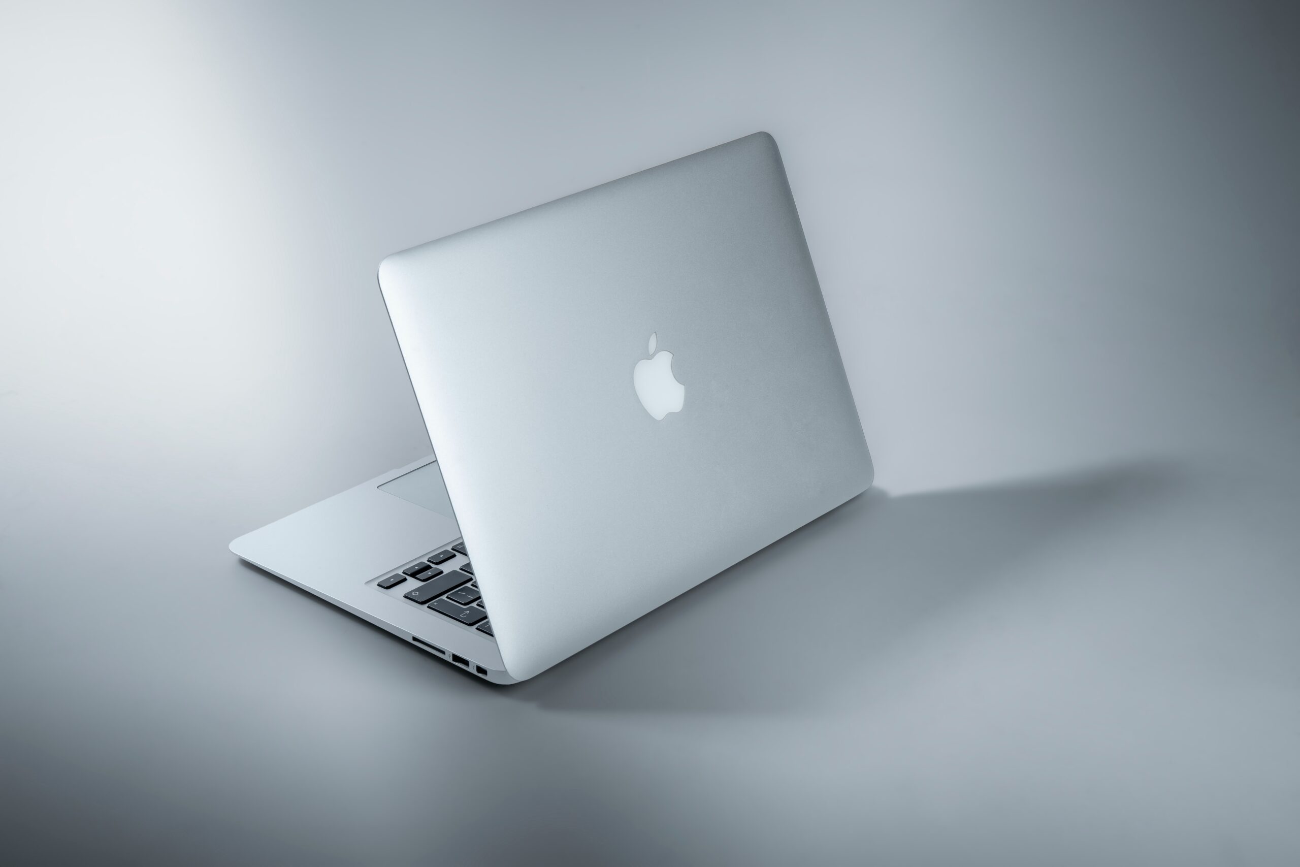 Apple to grow trees as it aims for carbon neutrality